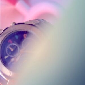 Stylish Silver Smartwatch ) watch does not work but!indeed real